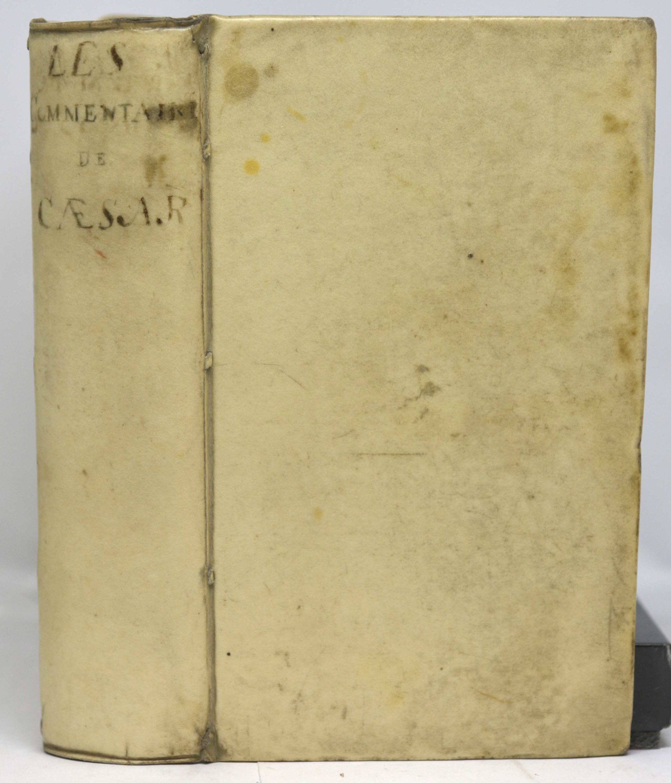 CAESAR, Les commentaires de Cesar, de la traduction N. Perrot, Sieur d’Ablancourt. Édition nouvelle, reveuë & corrigée. 1678